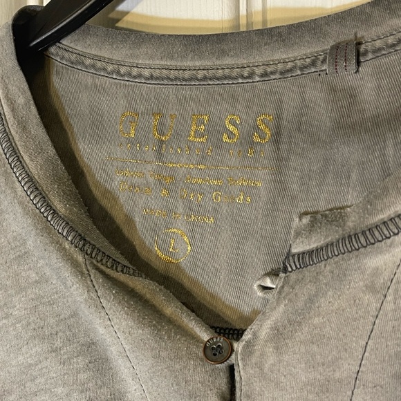 Vintage Guess longsleeve shirt - Picture 3 of 4